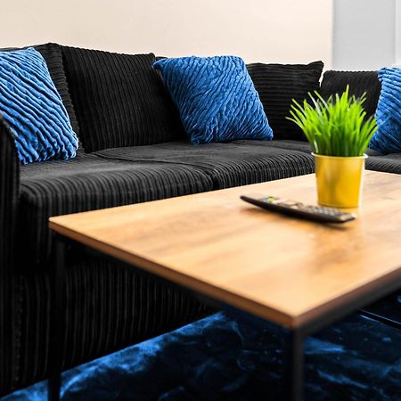 Two Bedroom Apartment - Single Beds - Accommodates 3 - Street Parking - Top Rated -Wbb Уэст-Бромидж Экстерьер фото