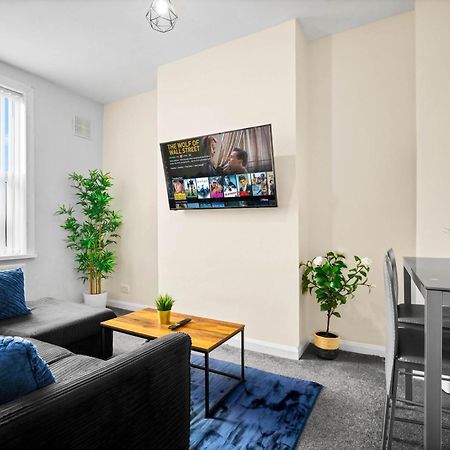Two Bedroom Apartment - Single Beds - Accommodates 3 - Street Parking - Top Rated -Wbb Уэст-Бромидж Экстерьер фото