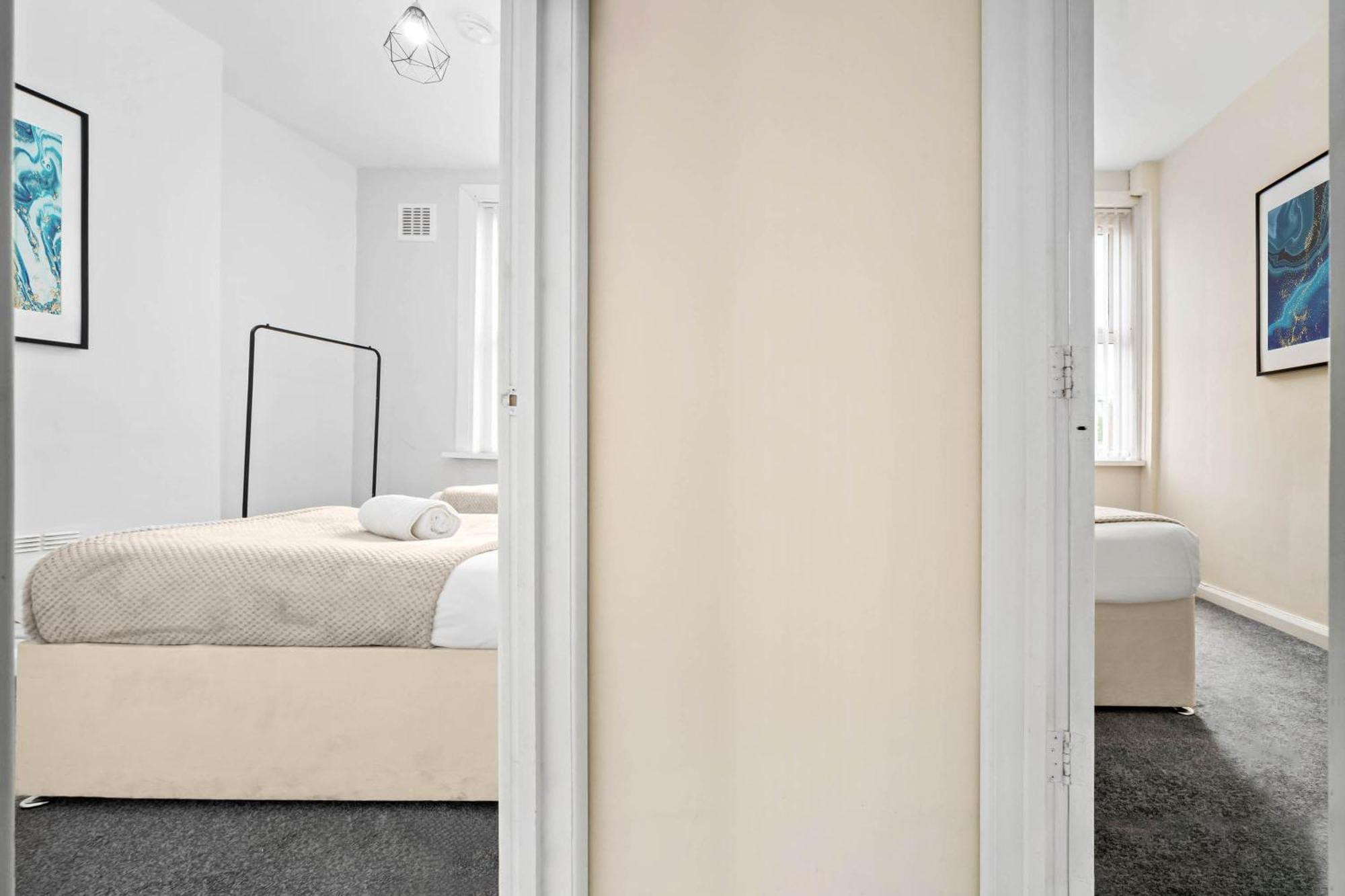Two Bedroom Apartment - Single Beds - Accommodates 3 - Street Parking - Top Rated -Wbb Уэст-Бромидж Экстерьер фото