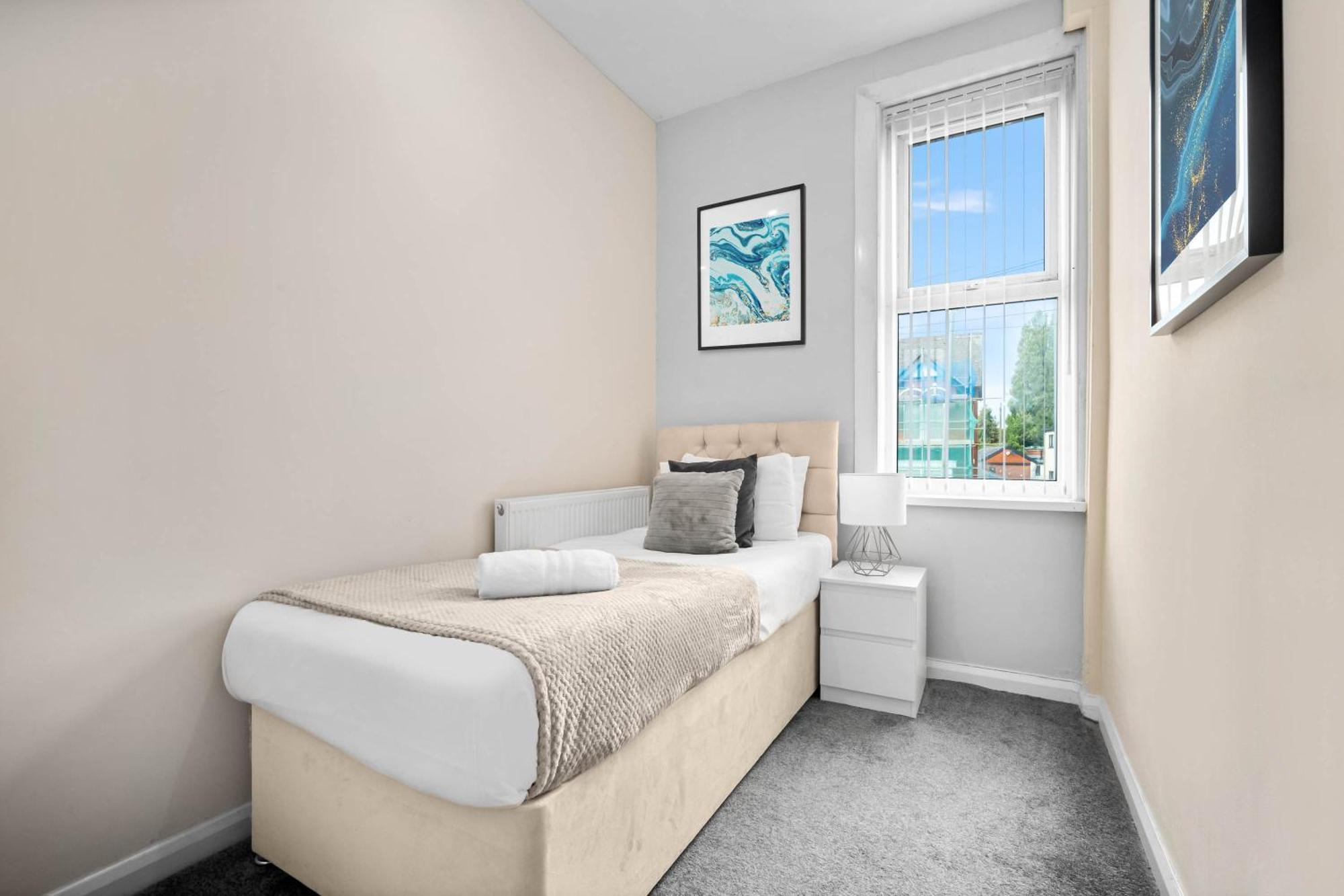 Two Bedroom Apartment - Single Beds - Accommodates 3 - Street Parking - Top Rated -Wbb Уэст-Бромидж Экстерьер фото