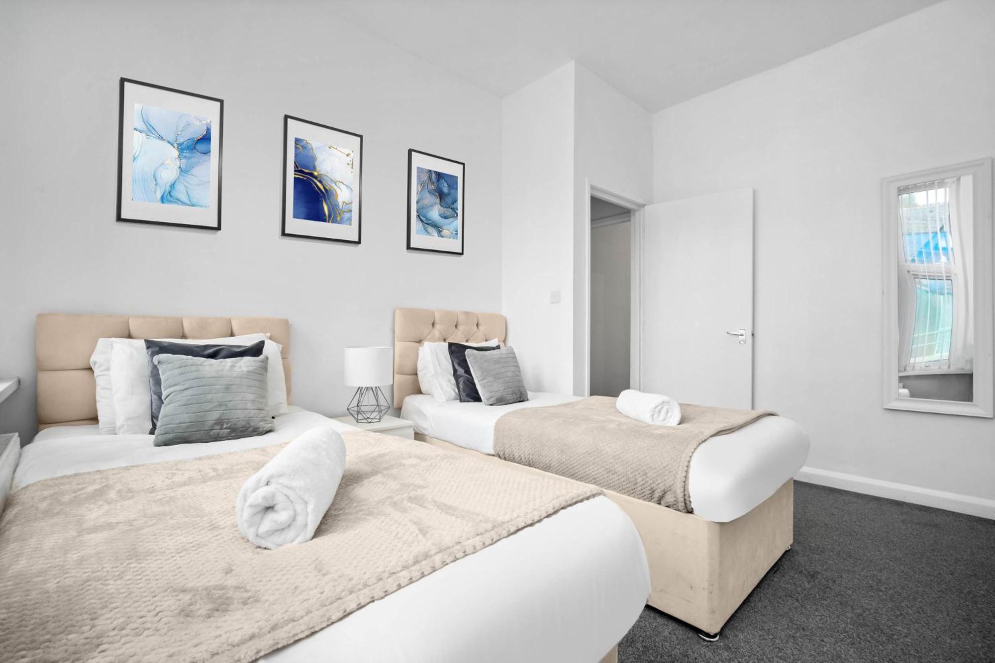 Two Bedroom Apartment - Single Beds - Accommodates 3 - Street Parking - Top Rated -Wbb Уэст-Бромидж Экстерьер фото