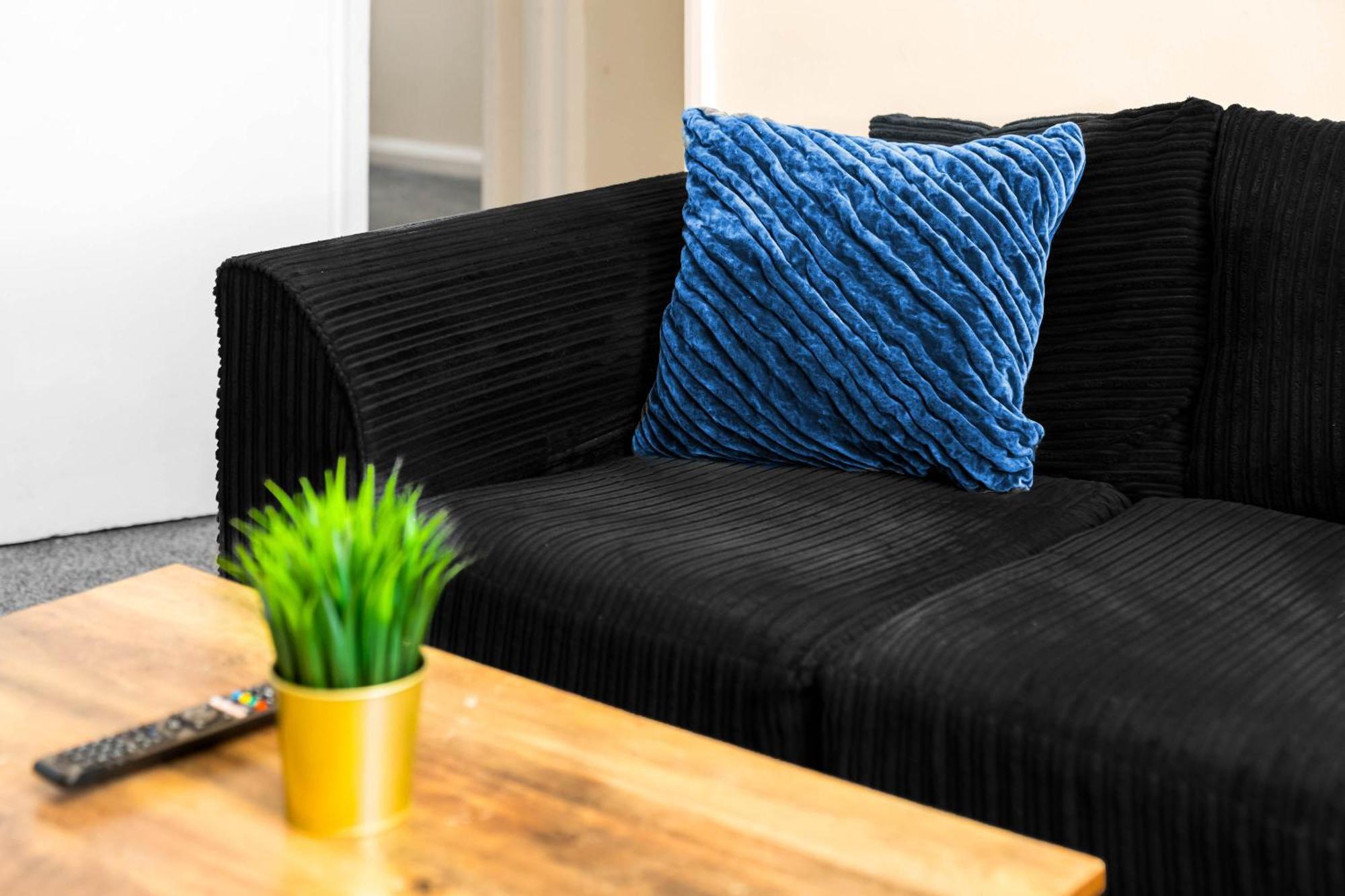 Two Bedroom Apartment - Single Beds - Accommodates 3 - Street Parking - Top Rated -Wbb Уэст-Бромидж Экстерьер фото