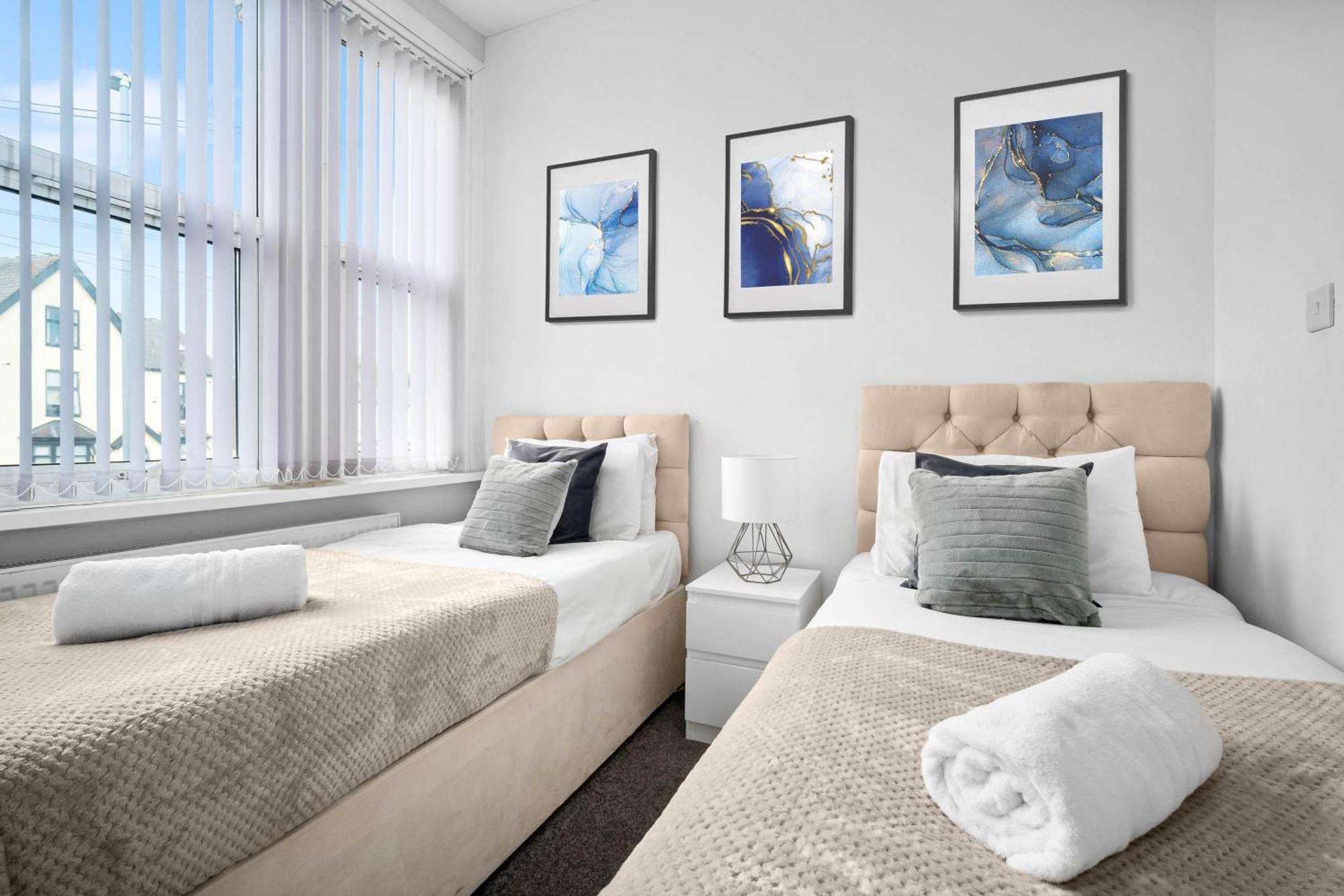 Two Bedroom Apartment - Single Beds - Accommodates 3 - Street Parking - Top Rated -Wbb Уэст-Бромидж Экстерьер фото